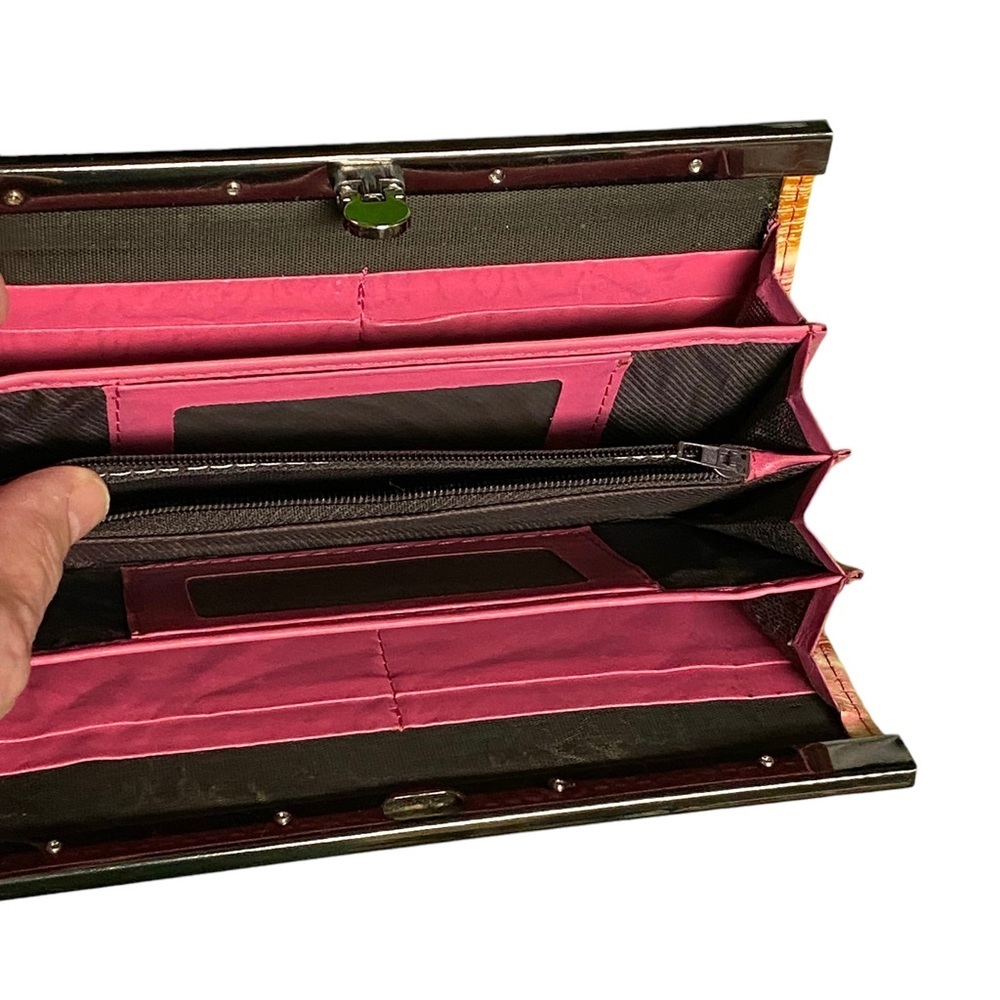 Two tone pink with gold sparkle clutch inside - Picture 7 of 9